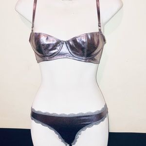 VICTORIA SECRET matching bra + panties